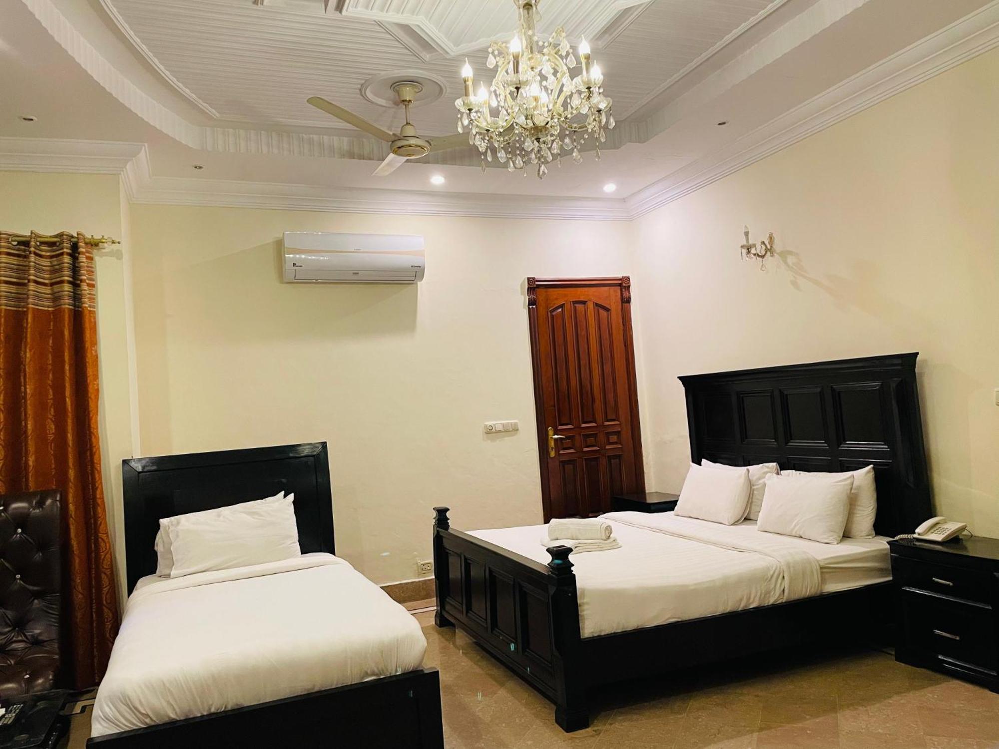 Executive Galaxy Guest House Islamabad Eksteriør bilde