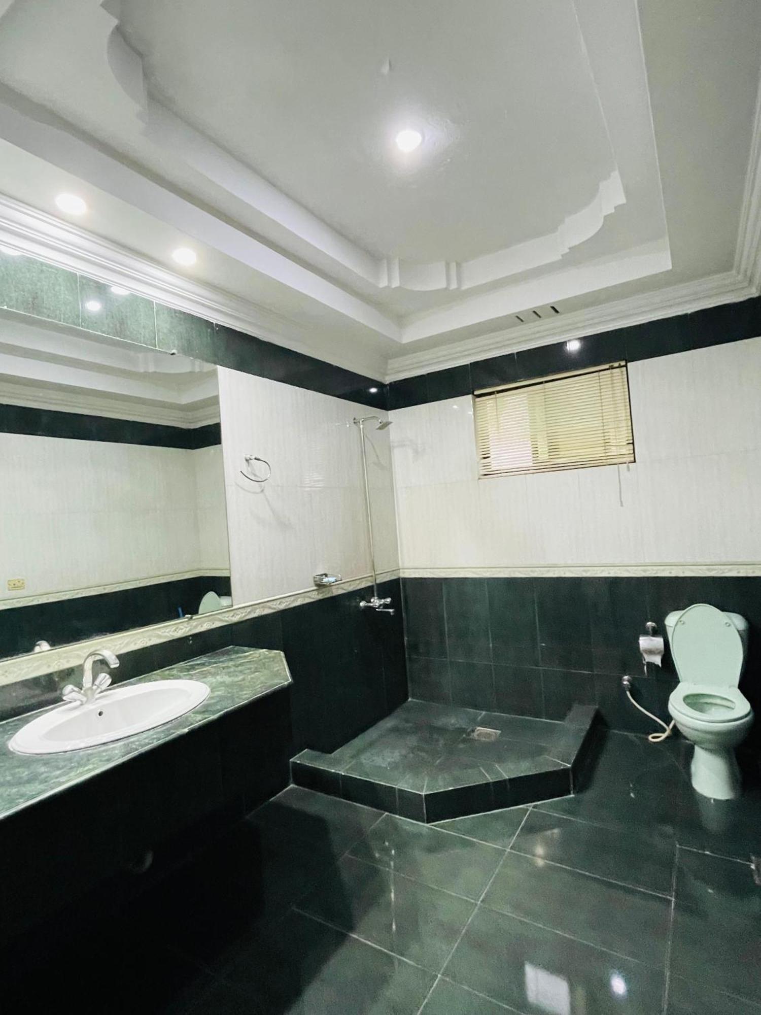 Executive Galaxy Guest House Islamabad Eksteriør bilde