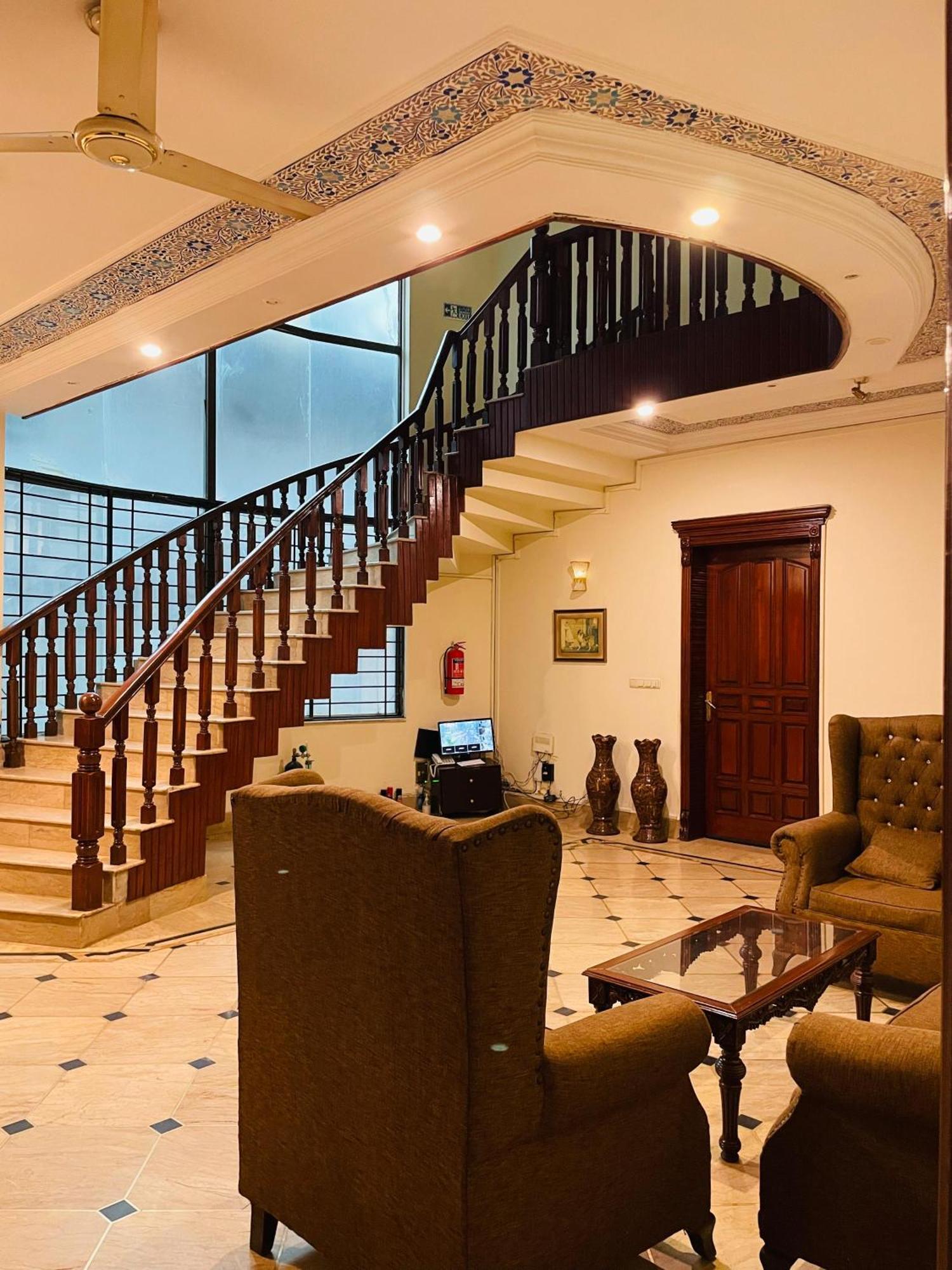 Executive Galaxy Guest House Islamabad Eksteriør bilde